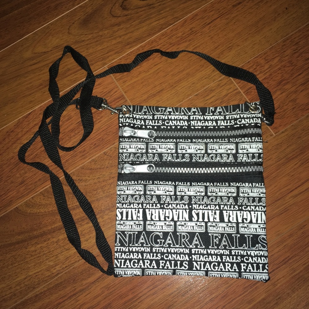 Niagara Falls, Canada Cross Body Bag